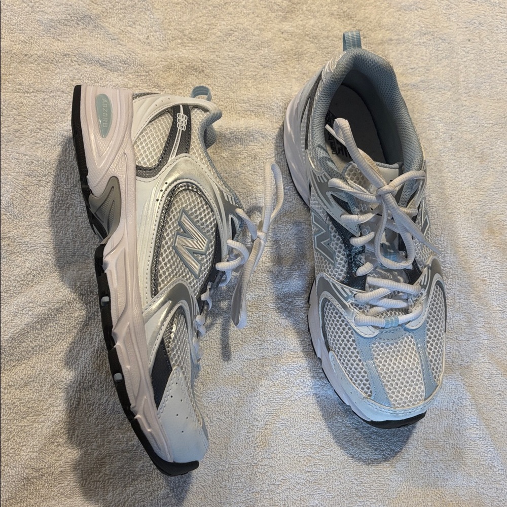 NWOT New Balance 530 White and Blue Sneakers - Picture 5 of 12